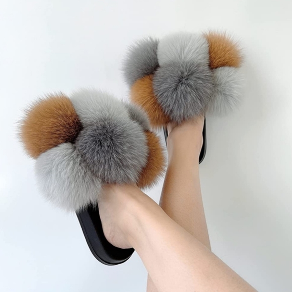 Woman's slippers - Picture 3 of 7